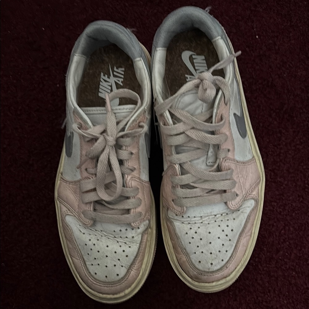 Nike Air Sneakers in Pink and White